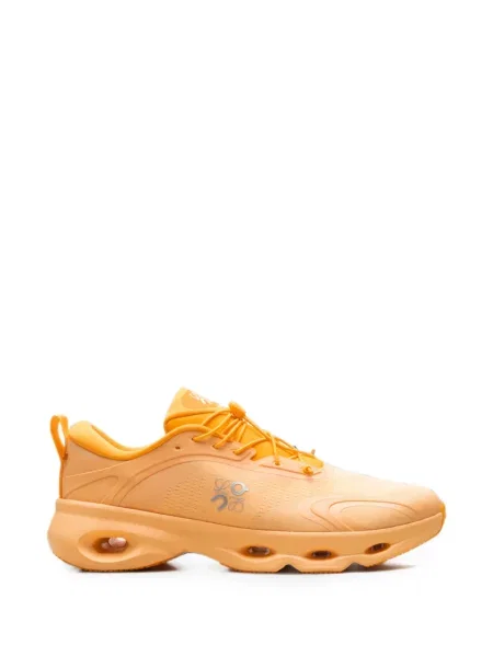 Sneakerși On portocaliu