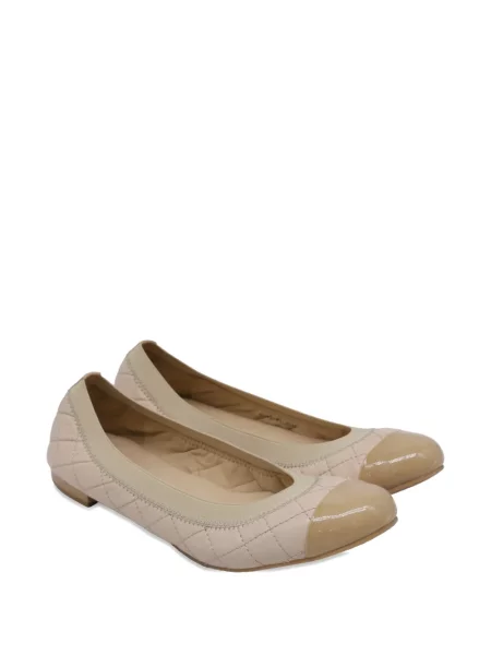 Matlasat balerini Stuart Weitzman