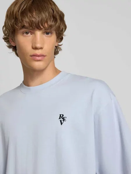 T-shirt o kroju relaxed fit z okrągłym dekoltem Review błękitna