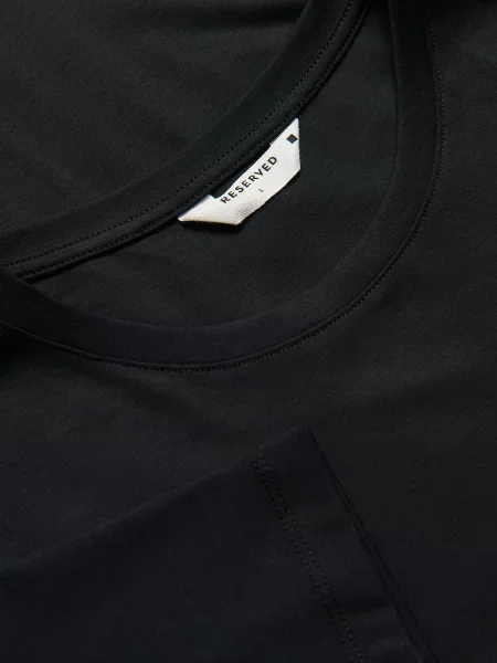 Футболка Reserved черная