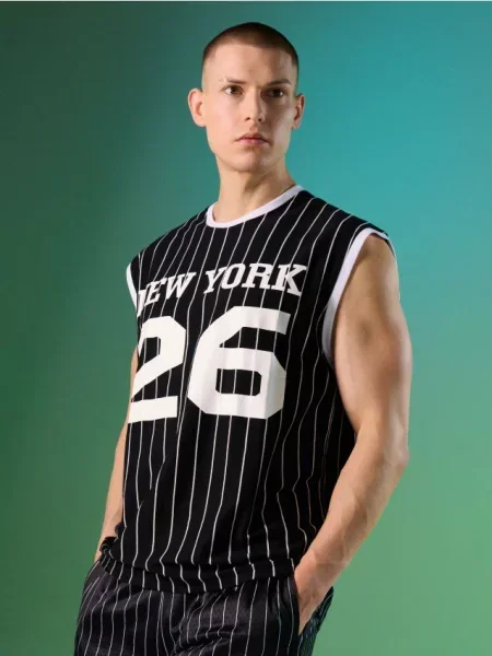 Sinsay Koszulka boxy w czarny