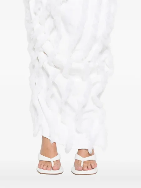 Rochie maxi Jacquemus cu volane drapată de costum alb