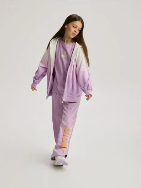 Reserved Спортивні штани з принтом лавандовий 