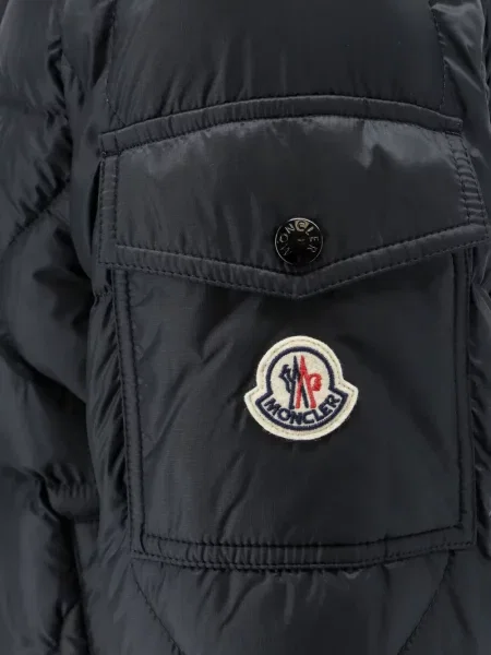 Matlasat geacă Moncler negru