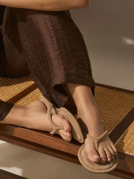 Next Šlepetės per pirštą Forever Comfort kapučino