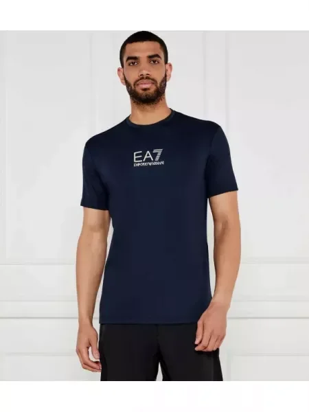 Tricou