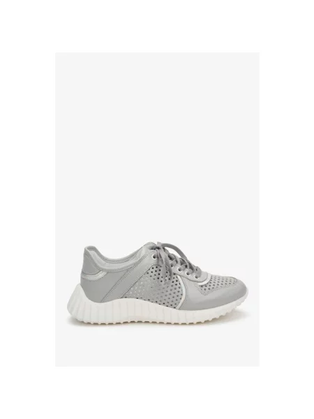 Кросівки літні шкіряні Estro сірі
