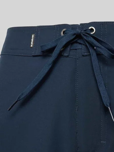 Szorty o kroju regular fit z wyhaftowanym logo model Kaimana' Quiksilver granatowe