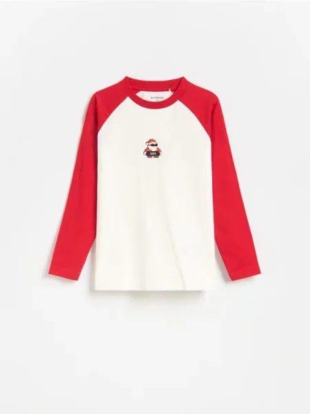 Reserved Longsleeve ze świątecznym nadrukiem czerwony