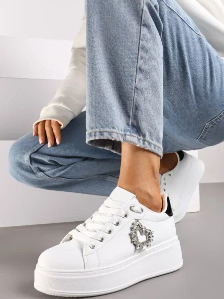 Biało-Czarne Sneakersy na Platformie z Aplikacją Serca z Cyrkonii Elisana białe