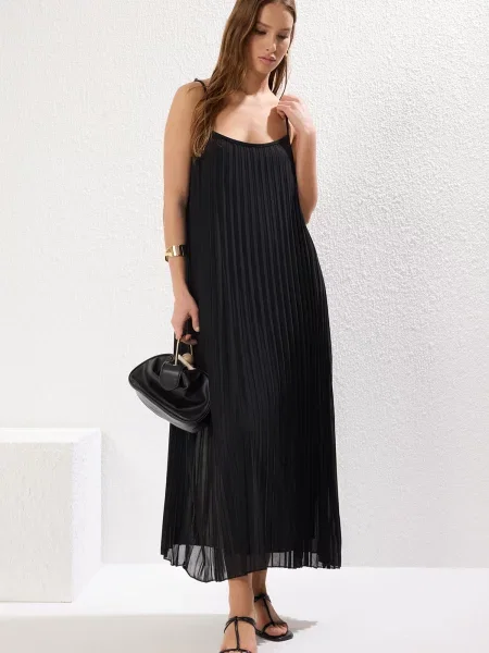 Trendyol Rochie negru