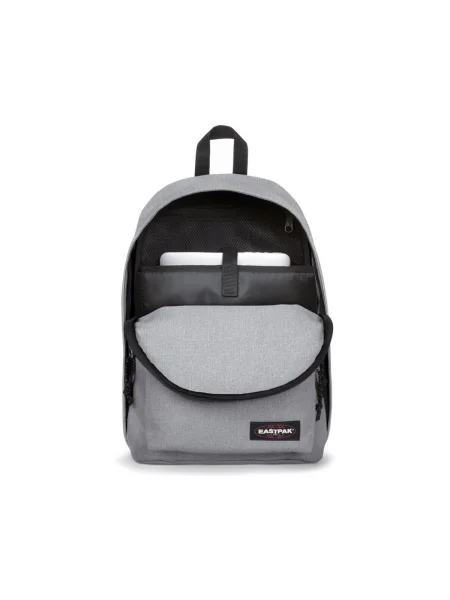 Kabelka Eastpak v biznis štýle čierna