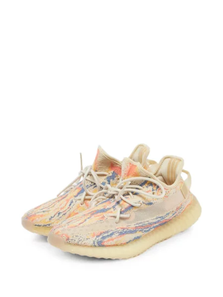Маратонки Adidas Yeezy с връзки с дантела