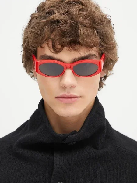 Солнцезащитные очки Jacquemus красные