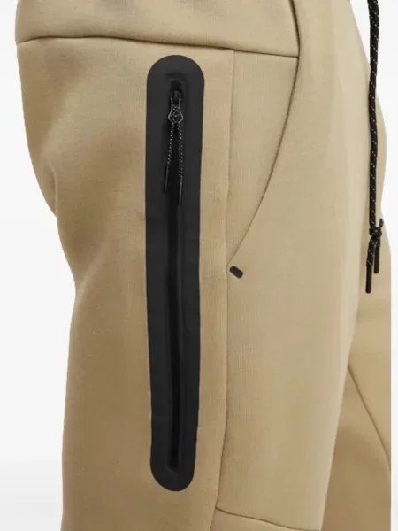 Top Nike polarowy o krotszym kroju z zamkiem błyskawicznym do połowy biały