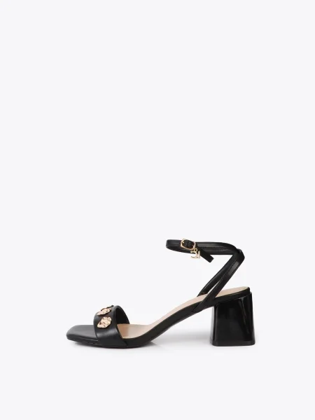 Lola Casademunt Páskové sandály černá
