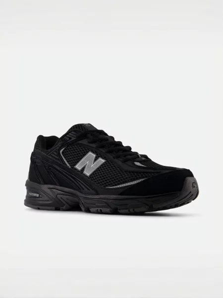 Повседневные кроссовки New Balance с сеткой в сеточку черные