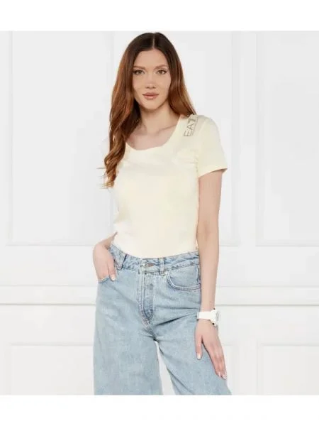 Tricou