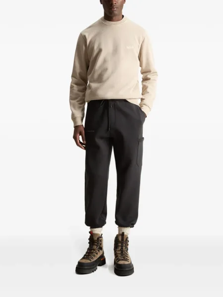 Sportnadrág Woolrich autogrammal fekete