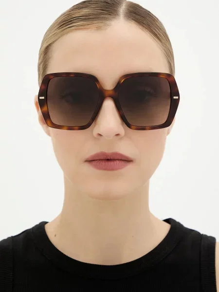 Carolina Herrera napszemüveg barna