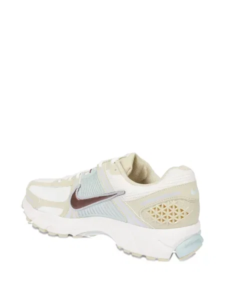 Sneakerși Nike Vomero
