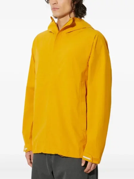 Geacă Fjallraven cu glugă galben
