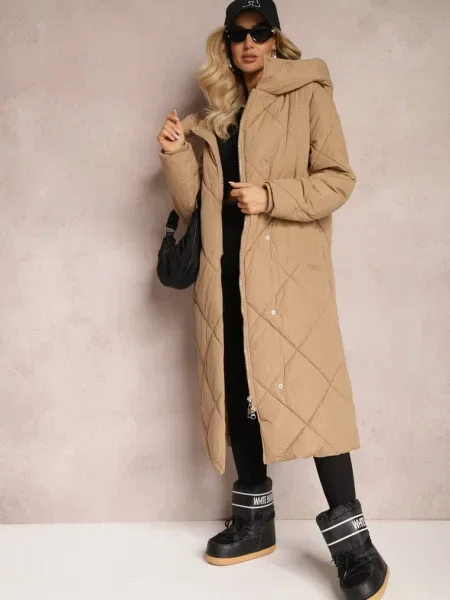 Geaca Matlasată Maro Închis Peste Genunchi cu Glugă Kinassan bej