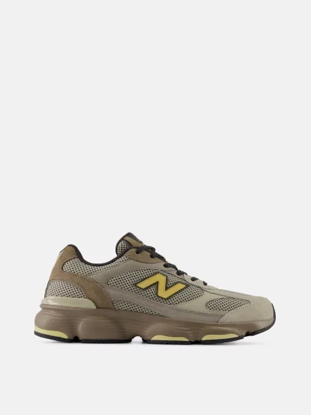Замшевые повседневные кроссовки New Balance коричневые