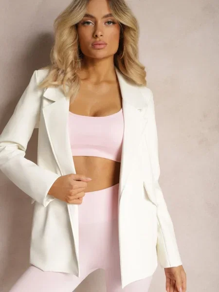 Jachetă tip cutie din piele ecologică fără închidere cu umeri bufanti Suniya albă