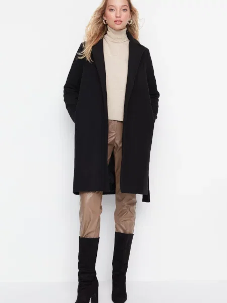 Палто Trendyol черно