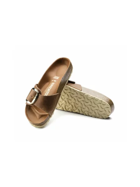 Klapki Birkenstock skórzane na sprzączkę na płaskim obcasie brązowe