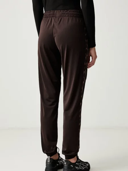 Adidas spodnie dresowe Essentials brązowe