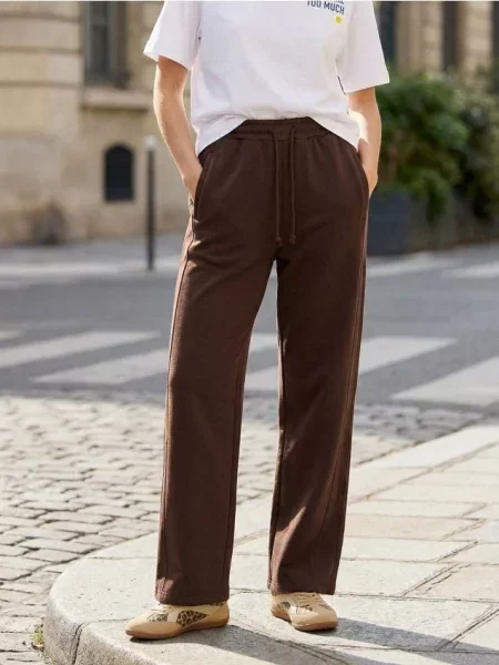 Вільні спортивні штани коричневий