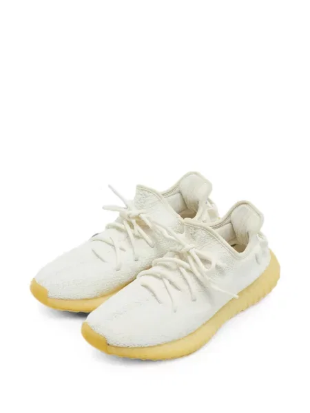 Маратонки Adidas Yeezy с връзки с дантела бяло
