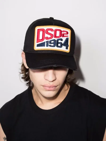 Kšiltovka Dsquared2 s autogramem