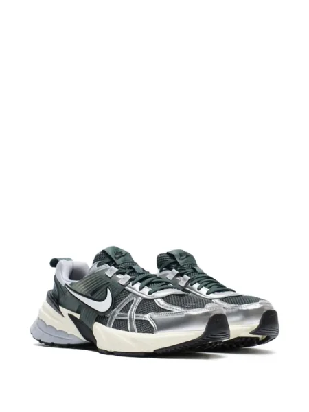 Sneakerși Nike Phantom alergare maro