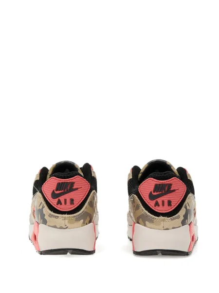 Pantaloni scurți Nike cu șireturi din dantelă cu model camuflaj roz