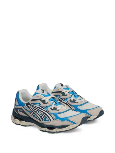 Sneakerși Asics