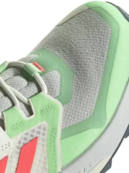 Top Adidas alergare cu decolteu în V alb