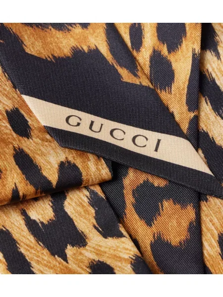 Fular Gucci de mătase cu imagine cu model leopard maro