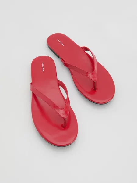 Тапочки Reserved из овчины красные