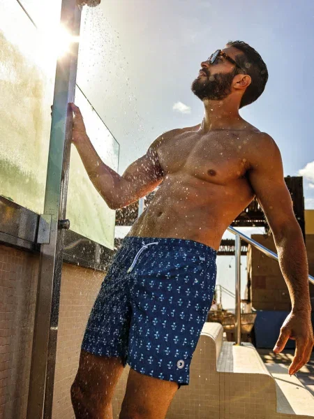 Пляжные мужские шорты с принтом