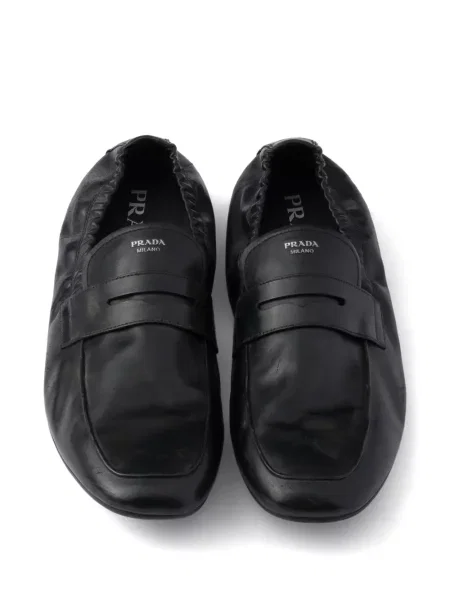 Pantofi loafer Prada din piele negru