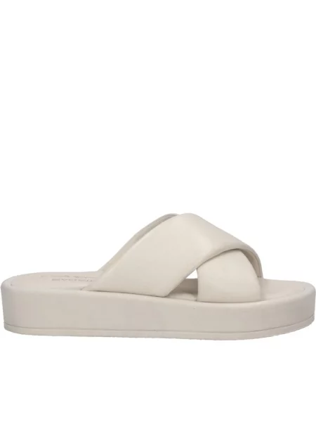 Klapki Bagatt białe