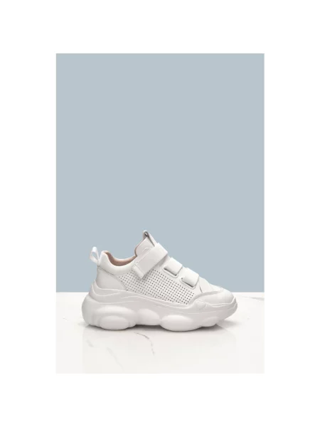 Кросівки Estro білі