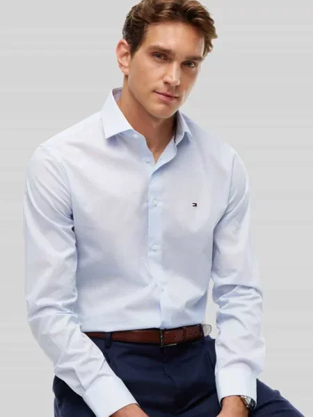 Koszula o kroju slim fit z mieszanki bawełny Tommy Hilfiger biała