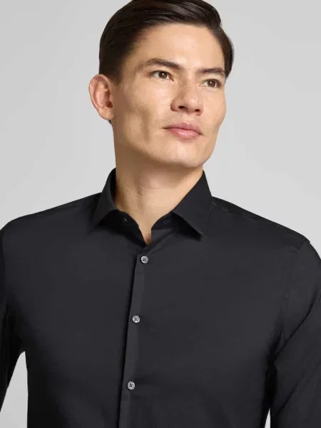 Koszula biznesowa o kroju Super Slim Fit z kołnierzykiem typu kent Jake*s czarna
