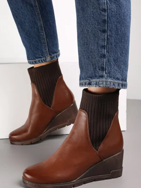 Botine cu wedge și partea superioară elastică Touge maro