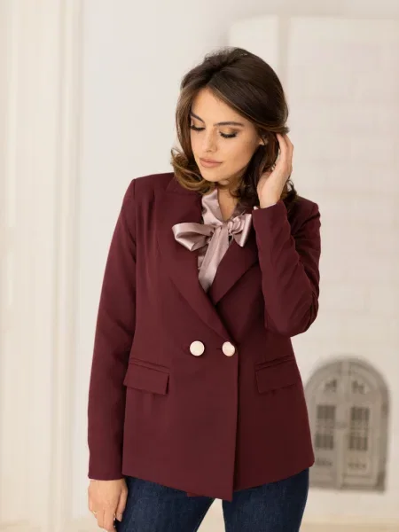 Яке Creens червено