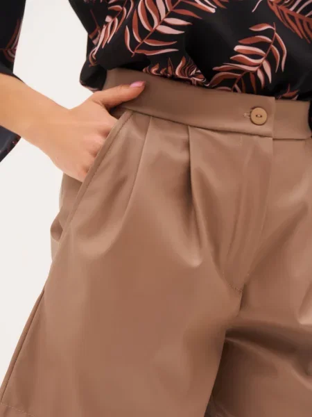 ISSA Plus ­ Шорты бежеві